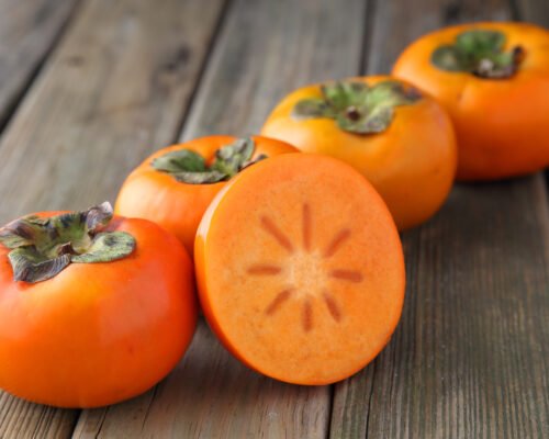 How to Cut a Persimmon to Predict the Weather