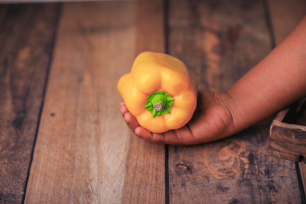 pick yellow bell peppers